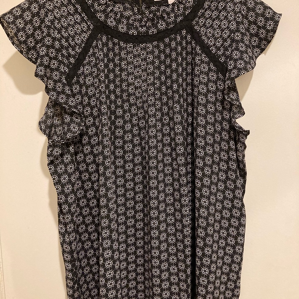 Lovely Loft black and white blouse